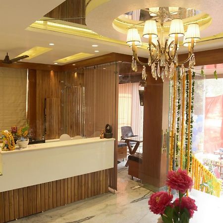 Hotel Le Cypress Bareli Zewnętrze zdjęcie