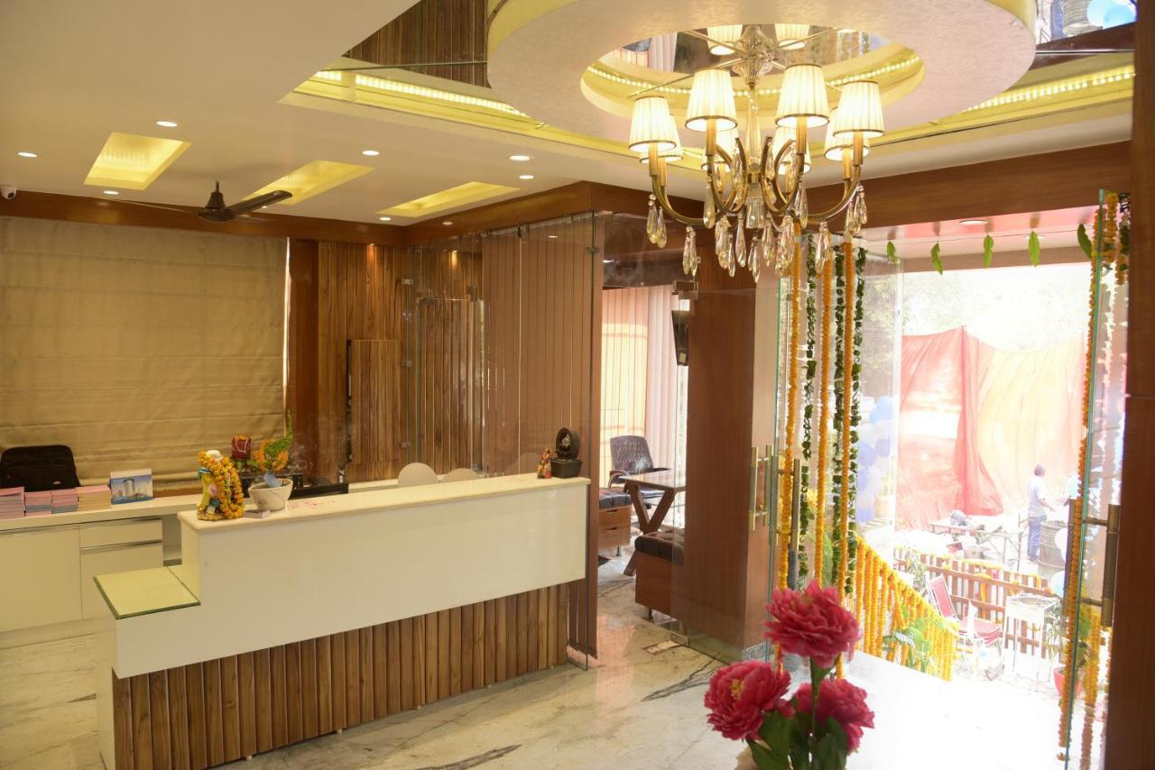 Hotel Le Cypress Bareli Zewnętrze zdjęcie